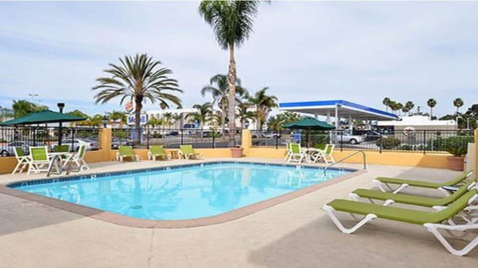 Hotel Avenida, Oceanside Hotel in Oceanside