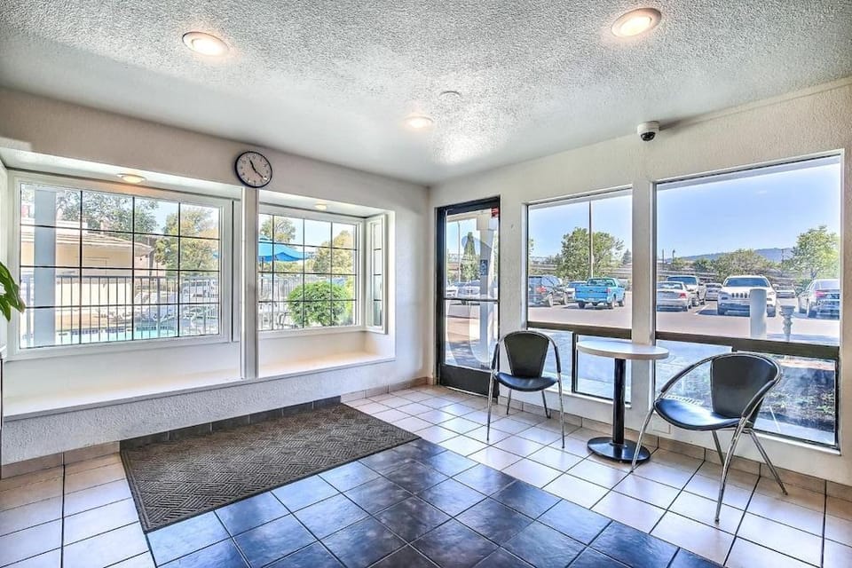 Motel 6 Hotel in Alameda