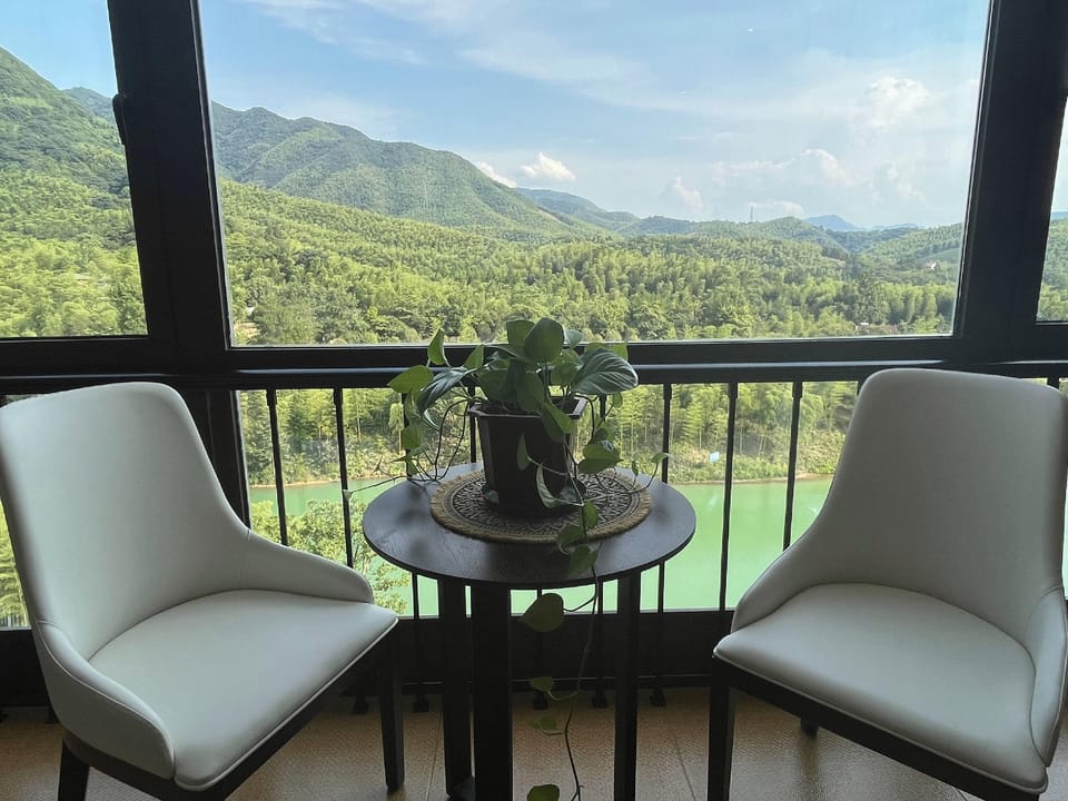 Chengde Modern Manor Hotel in Zhejiang