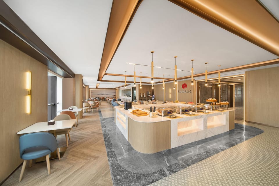 Ramada Hotel, Jingzhou Hotel in Hubei