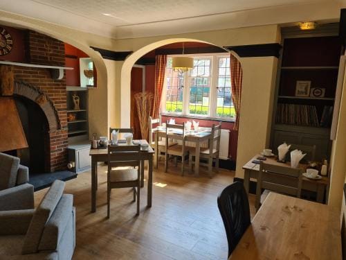 Tudor Lodge Hotel Hotel in Nottingham