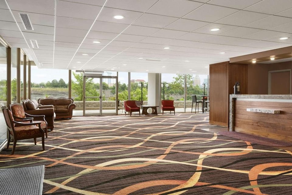 Travelodge Hotel Niagara Falls Fallsview Hotel in Niagara Falls
