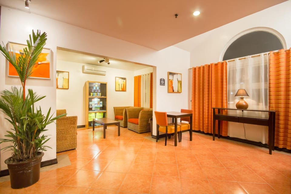 Microtel by Wyndham Eagle Ridge Hotel in Calabarzon