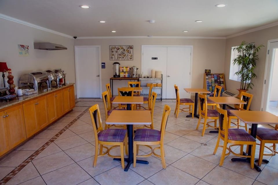 Ramada Mountain View Hotel in Los Altos