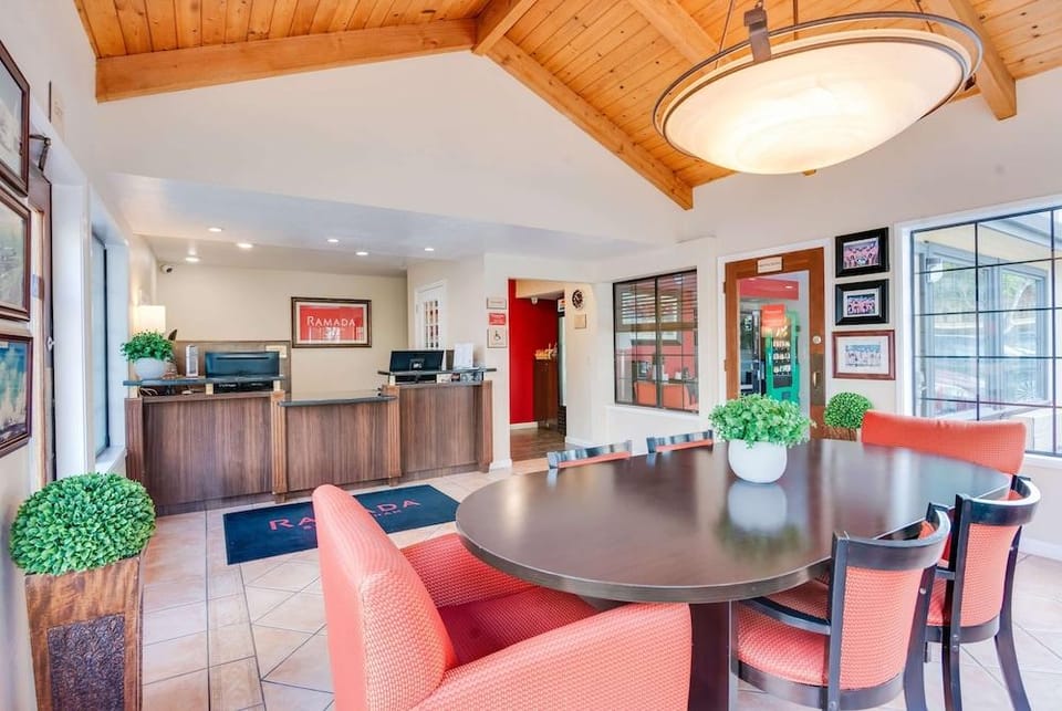 Ramada Mountain View Hotel in Los Altos