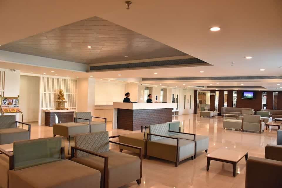 Manish Aura Grand Hotel in Vadodara