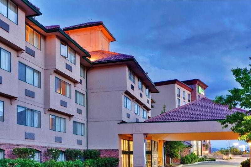 The Kanata Kelowna Hotel in Kelowna