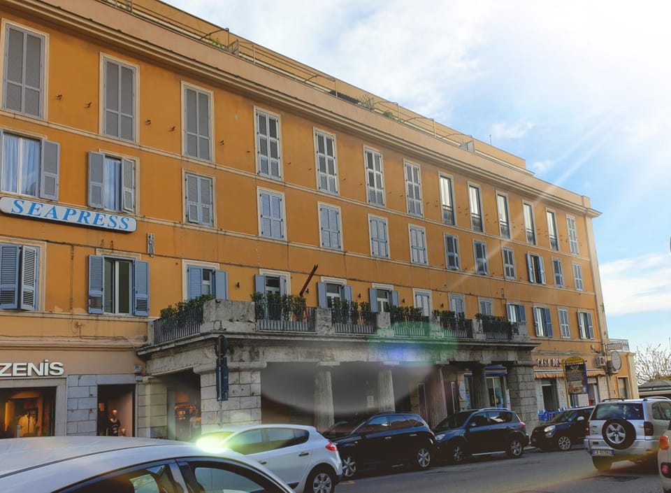 Museum Guest House Hotel in Civitavecchia