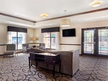 Best Western Plus Classic Inn & Suites Hotel in Lake Austin