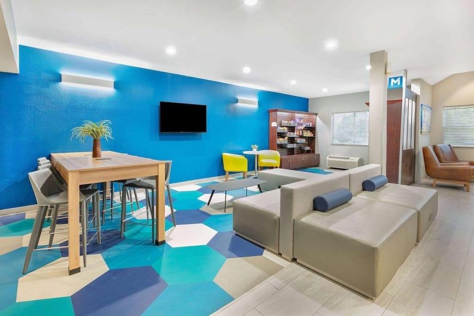 Microtel Inn & Suites by Wyndham Hotel in Montopolis