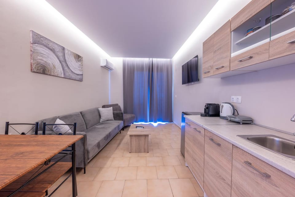 Blue Wave Suites - Ixia Hotel in Ialysos