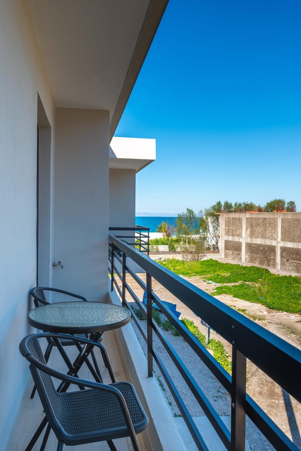 Blue Wave Suites - Ixia Hotel in Ialysos