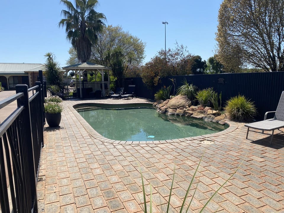 Lincoln Cottage Motor Inn Motel in North Wagga Wagga