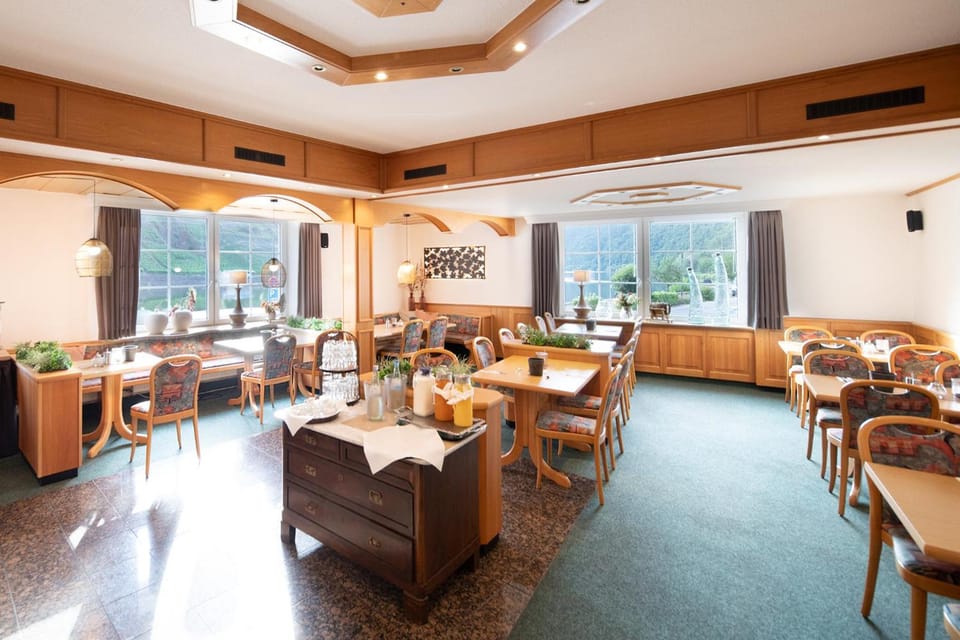 Hotel zum Moselstrand Hotel in Cochem-Zell