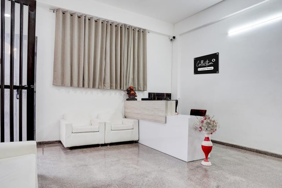 Collection O Sector 7 Rohini Formerly Giriraj Residency Hotel in Delhi