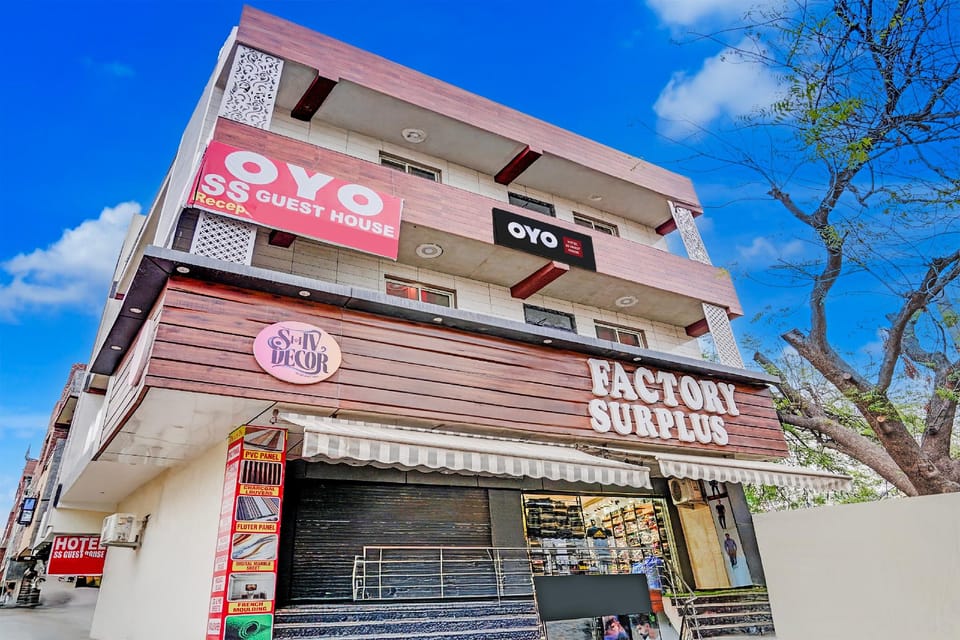 Hotel O SS GUEST HOUSE Hotel in Noida