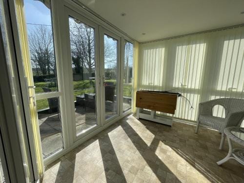 Serene Countryside Escape with Parking Hotel in Bristol