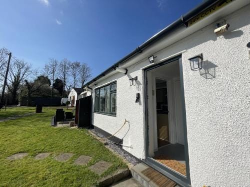 Serene Countryside Escape with Parking Hotel in Bristol