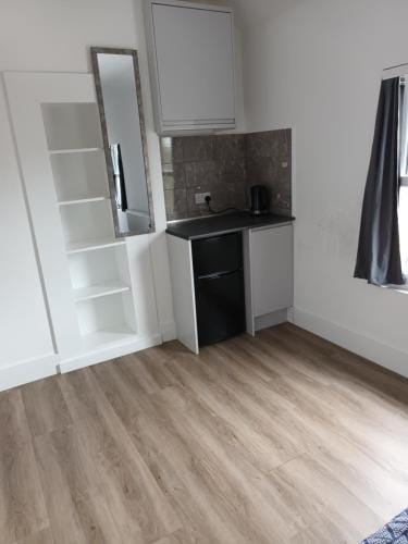 Central en-suite room, WIFI, Kitchen and Laundry Access Hotel in Ipswich