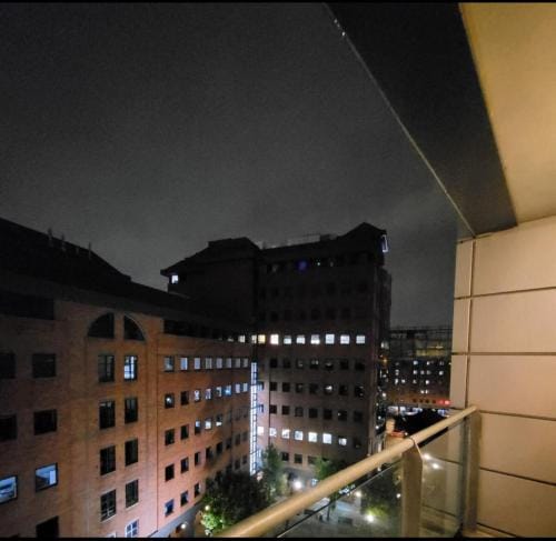 1room in shared 2 bedroom apartment R2 Hotel in Salford