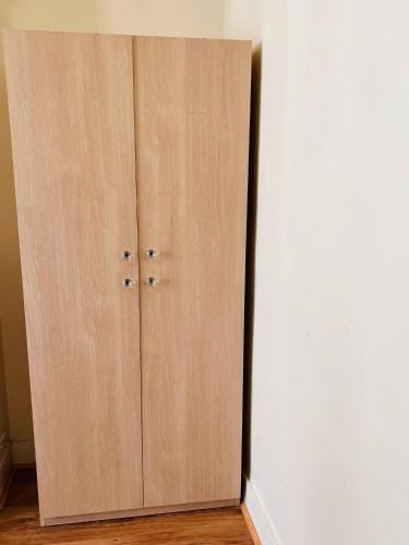 Cosy Double Room in Harrow & Wealdstone - Desk,Fast Free Wi-Fi,Near Station - 15 mins by train to We Hotel in Harrow