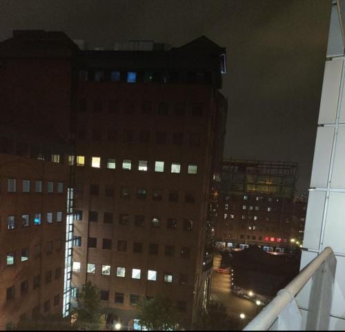 1 room in shared 2 bedroom apartment R1 Hotel in Salford