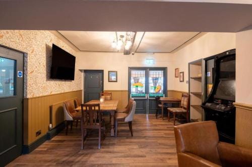 Host & Stay - Woodroffe Arms Hotel in High Peak District