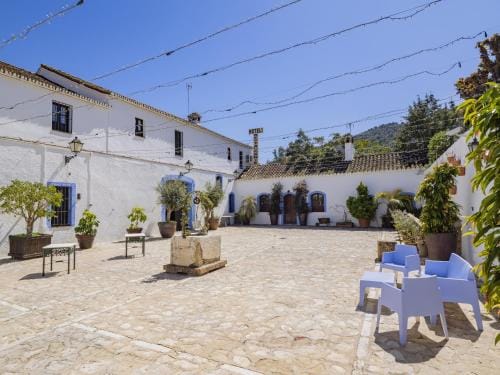 Cubo's Hotel Cortijo San Antonio Caminito del Rey Hotel in Sierra de las Nieves