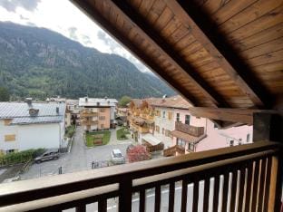 Luminosa mansarda, Pinzolo Hotel in Pinzolo