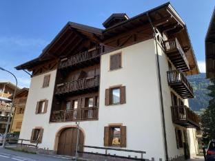 Luminosa mansarda, Pinzolo Hotel in Pinzolo