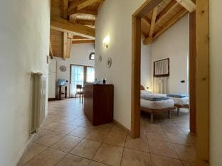 Trilocale, Giustino Hotel in Province of Brescia
