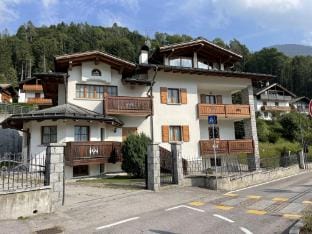 Trilocale, Giustino Hotel in Province of Brescia