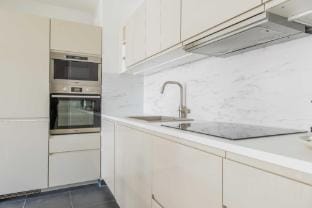 Modern apartment -2BR-4P- Flea market Hotel in Saint-Denis, France