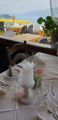 Baren-Krattigen Hotel in Canton of Bern (Region)