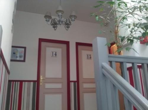 Chambre - Studette Independante Zola Hotel in Saint-Herblain