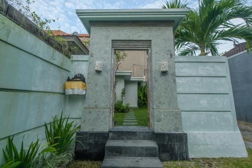 Dion Villas Berawa only 5 Minutes by scooter to Finns beach club Hotel in North Kuta