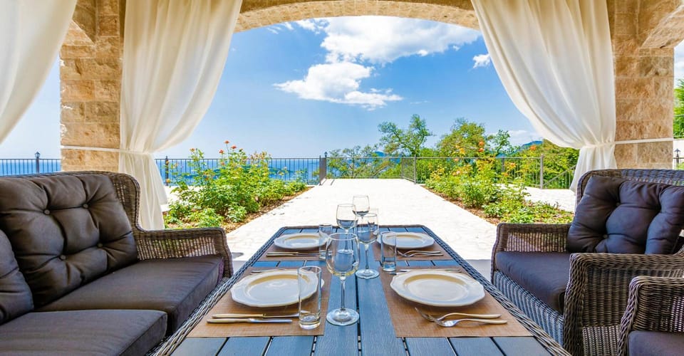 Oak Leaf Residences Resort in Budva Municipality