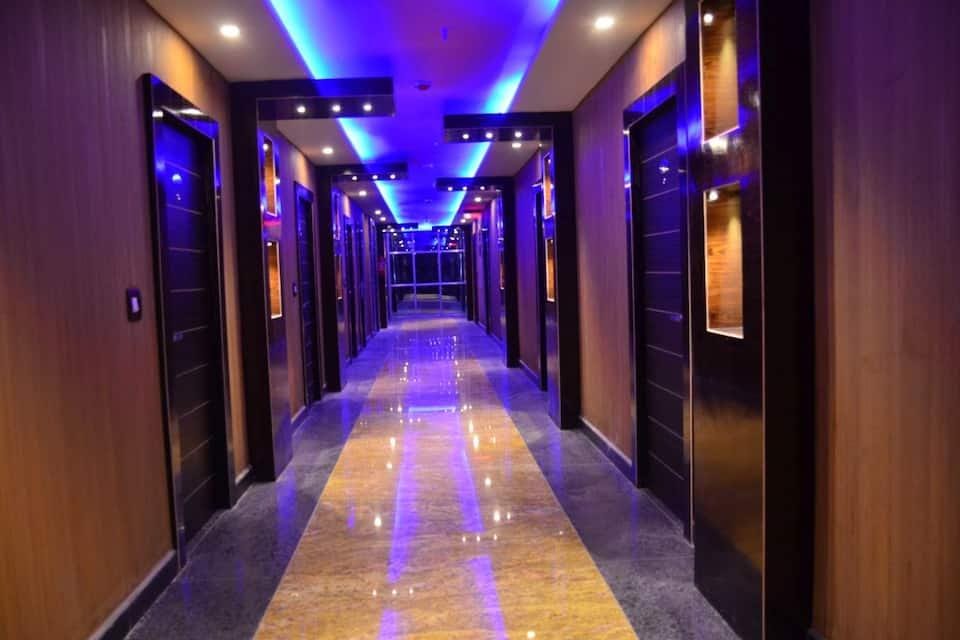 Dolphin Chocolate Inn Hotel in Kolkata