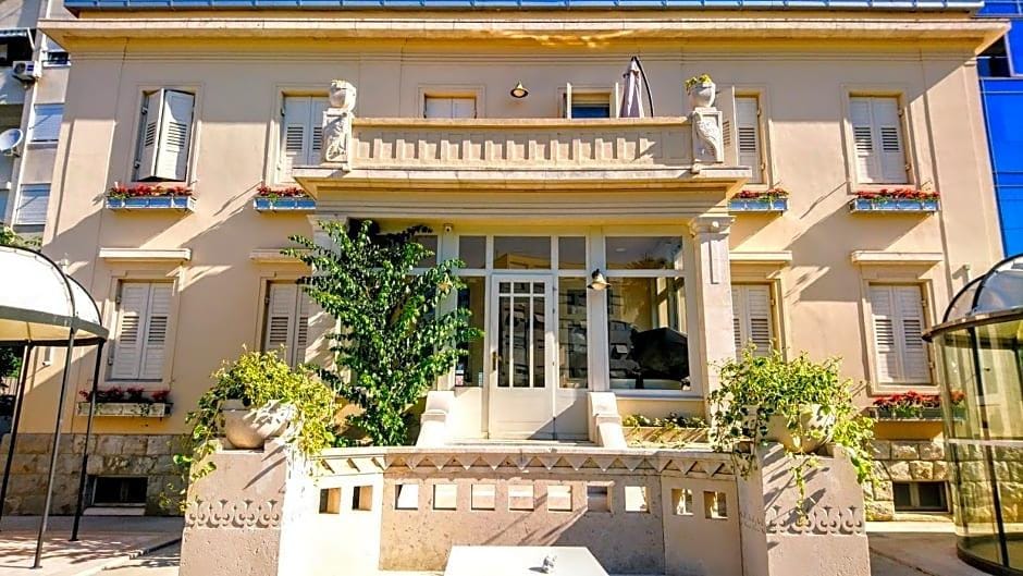 Apartments Ivo Hotel in Split