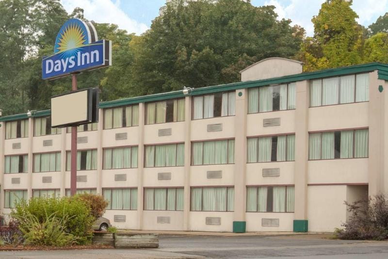 Schenectady Inn & Suites Hotel in Schenectady