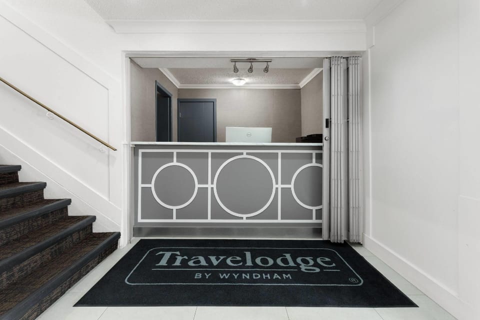 Travelodge by Wyndham Blairmore Hotel in Crowsnest Pass