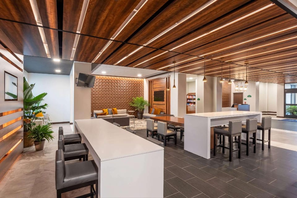 Wingate by Wyndham Angola Hotel in Indiana