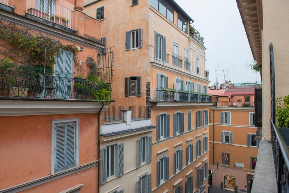 Bocca di Leone Luxury Suite Hotel in Rome
