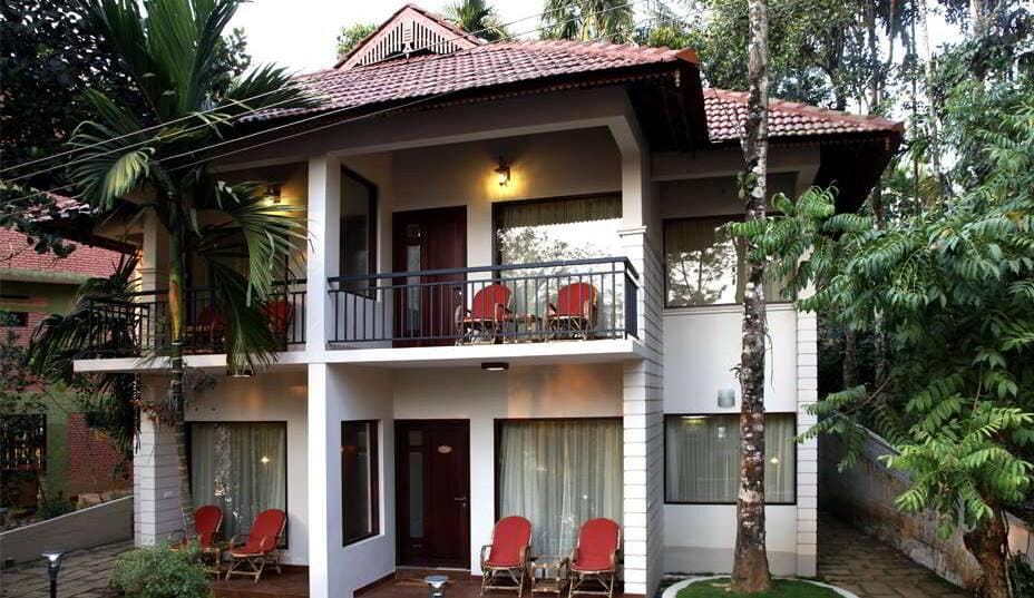 The Wave Lakeview Resort & Spa Hotel in Kerala