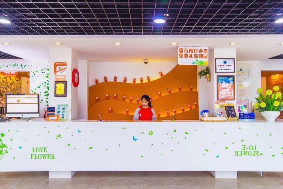 Pod Inn Strict Selection Hotel (Hangzhou Xihu Sudi Leifeng Pagoda) Hotel in Hangzhou
