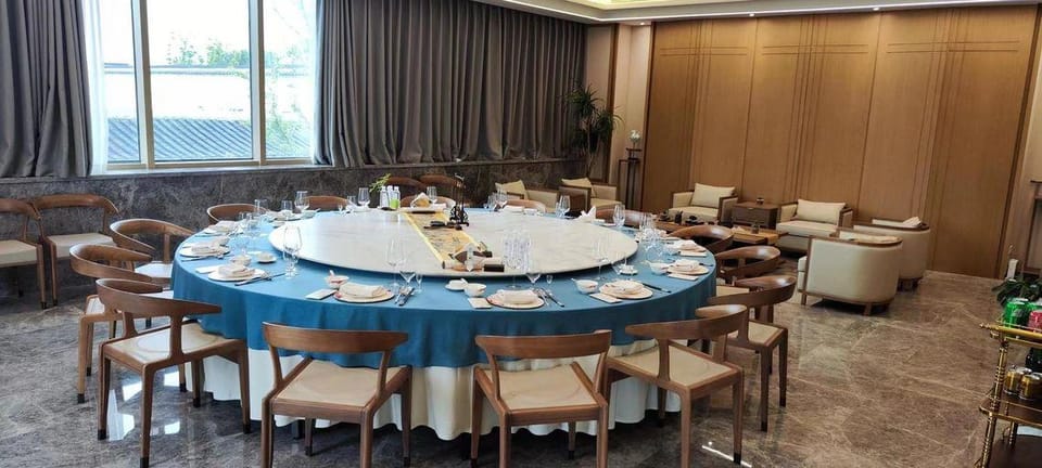 Qushuishanwan Hotel in Shanghai