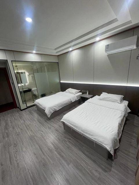 Hangzhou Loke Express Homestay Hotel in Hangzhou