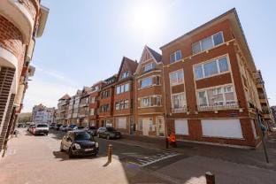 Huswell - Modern family flat steps from the sea Hotel in Knokke-Heist