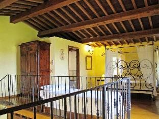 Villa Casolare Perugia, close to Gubbio and Assisi, with panoramic pool !!! Hotel in Umbria