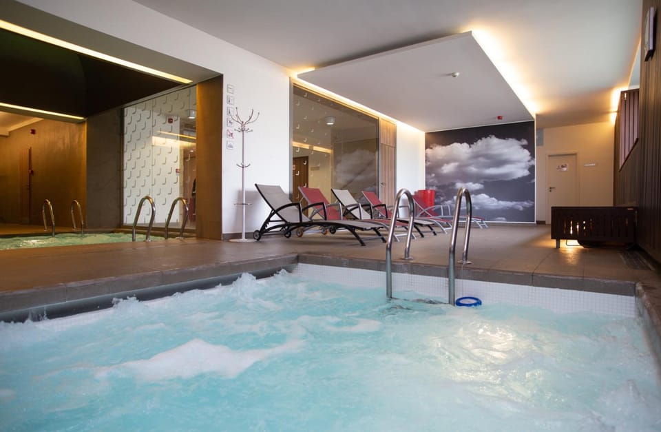 Hot tub